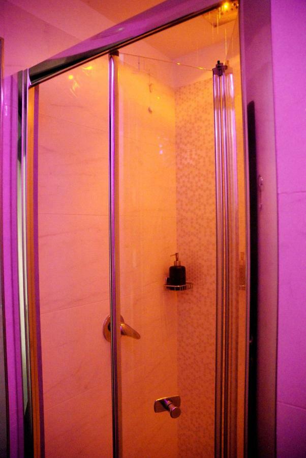 New Emotion Room Триест Экстерьер фото